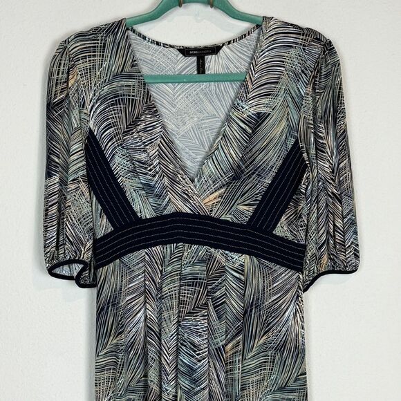 BCBGMaxAzria Feather Print Slinky Knit Short Sleeve V-Neck Dress XS - Picture 2 of 9